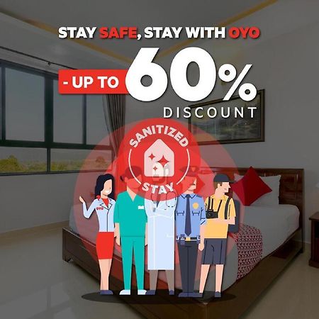 Oyo 1557 Bungas Guest House Medan Buitenkant foto