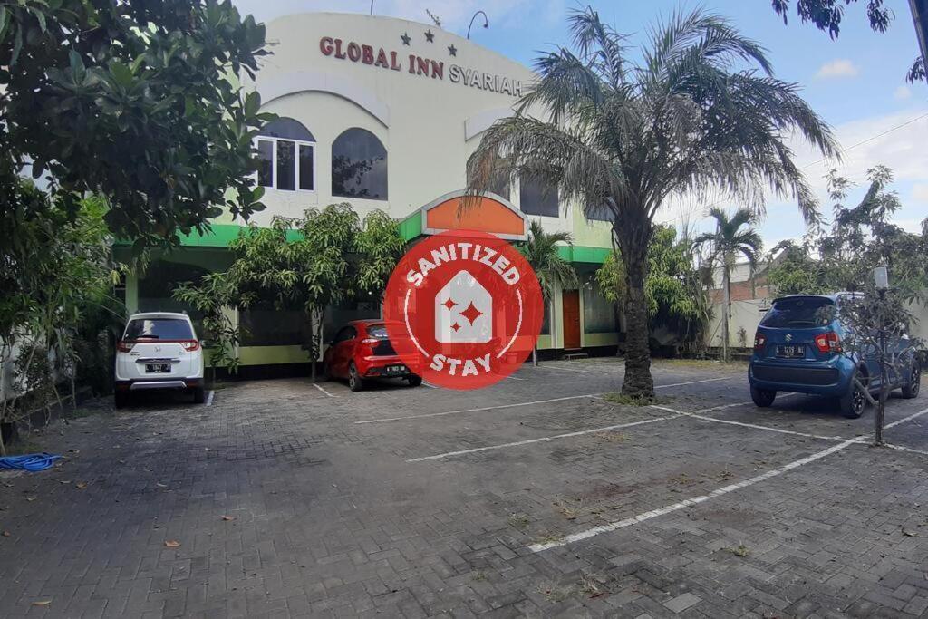 Oyo 1557 Bungas Guest House Medan Buitenkant foto