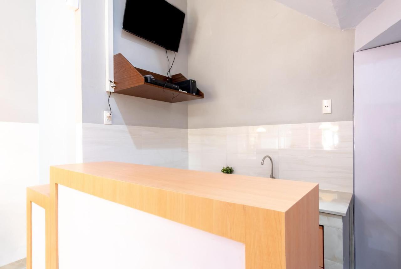 Oyo 1557 Bungas Guest House Medan Buitenkant foto
