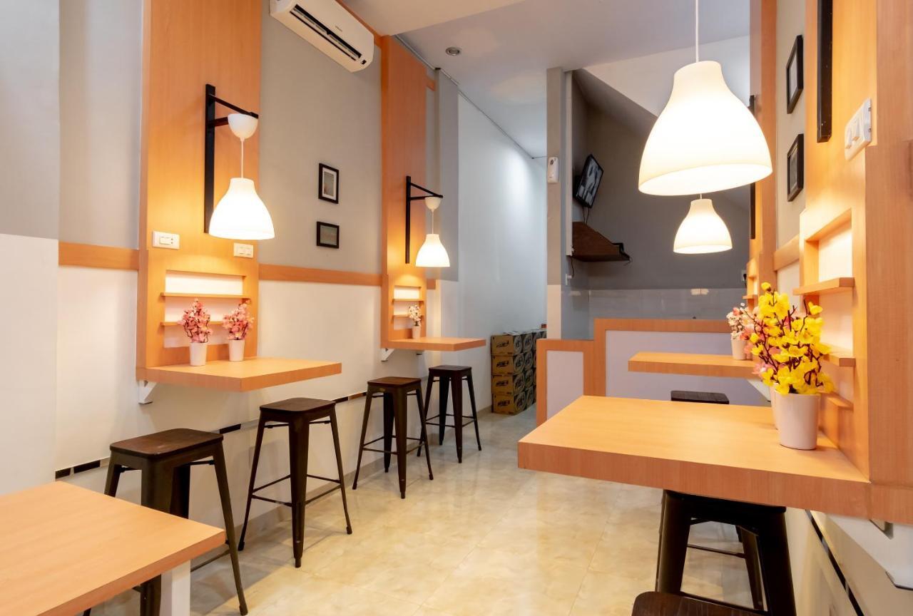 Oyo 1557 Bungas Guest House Medan Buitenkant foto